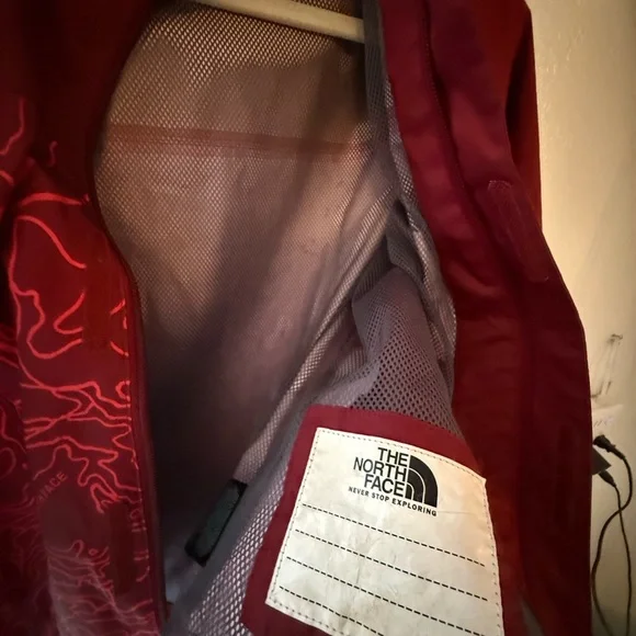 The North Face Burgundy Jacket with Contour Design 
Like new - Picture 8 of 9